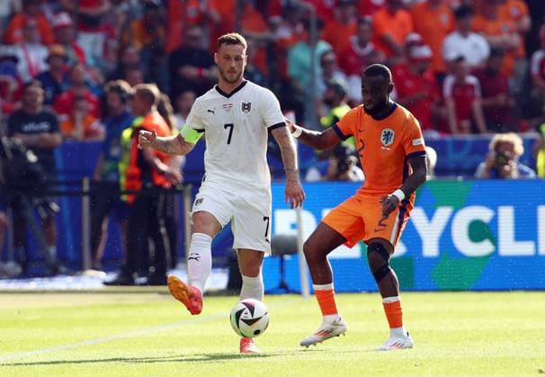 25 06 2024, xtgx, European Football Championship 2024, Netherlands Austria emspor, v l Marko Arnautovic Austria , Lutsharel Geertruida Netherlands DFL DFB REGULATIONS PROHIBIT ANY USE OF PHOTOGRAPHS as IMAGE SEQUENCES and or QUASI VIDEO Berlin