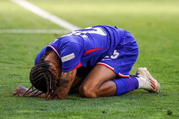 2024-06-25 France v Poland - Group D - UEFA EURO, EM, Europameisterschaft,Fussball 2024 DORTMUND, GERMANY - JUNE 25: Bradley Barcola of France on the ground during the Group D - UEFA EURO 2024 match between France and Poland at BVB Stadion Dortmund on June 25, 2024 in Dortmund, Germany. (Photo by Joris Verwijst BSR Agency) Dortmund Germany Content not available for redistribution in The Netherlands directly or indirectly through any third parties. Copyright: xBSRxAgencyx