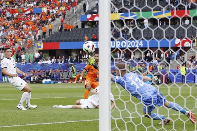 BERLIN, Olympia Stadium , 25-06-2024 , European Football Championship Euro2024, Group stage match no.31 between Netherlands and Austria, Netherlands player Cody Gakpo scoring the 1-1 Netherlands - Austria (Euro2024)  x25596436x Copyright:
