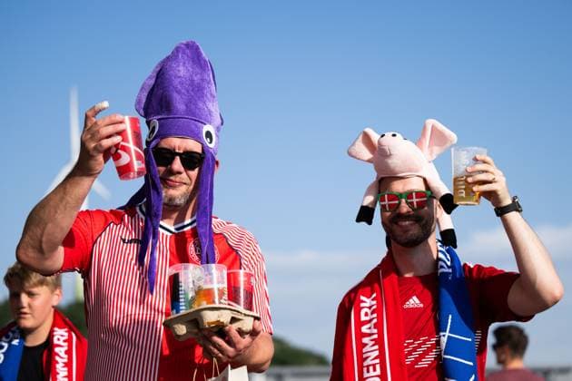 240625 Fans of Denmark ahead of the UEFA Euro 2024 Football Championship match between Denmark and Serbia on June 25, 2024 in Munich Photo Mathias Bergeld BILDBYRAN code MB MB0940 fotboll football soccer fotballs em europamästerskap em uefa euro uefa european football championship euro 2024 danmark denmark serbien serbia bbeng publik  Copyright: MATHIASxBERGELD BB240625MB017