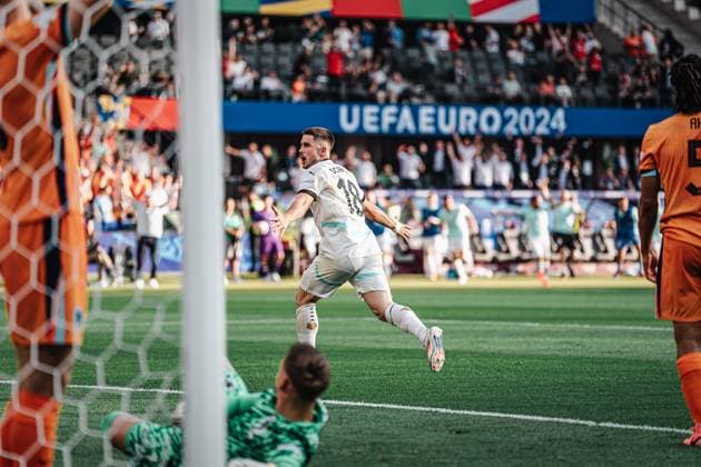 Soccer Men UEFA European Football Championship 2024 Group D Netherlands vs Austria 25 06 2024 Romano Schmid 18, Austria scores the goal to make it 2 1 and cheer Berlin Olympiastadion Berlin Germany