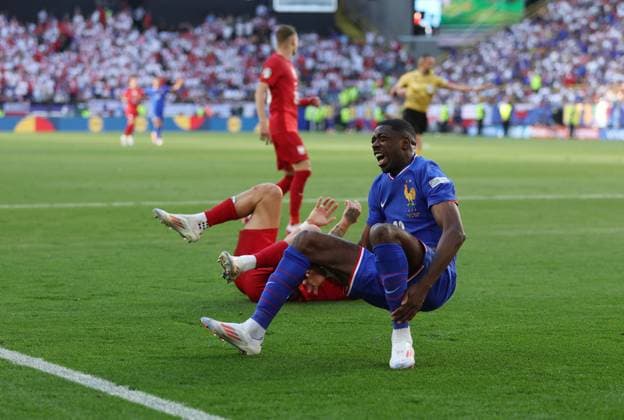Ousmane Dembà là of France is fouled by Jakub Kiwior of Poland resulting in a penalty France v Poland, UEFA European Championship, EM, Europameisterschaft 2024, Group D, Football, BVB Stadion, Dortmund, Germany, 25 Jun 2024 EDITORIAL USE ONLY No use with unauthorised audio, video, data, fixture lists, club league logos or live services. Online in-match use limited to 120 images, no video emulation. No use in betting, games or single club league player publications. Copyright: xPaulxCurrie Shutterstockx 14555523dm