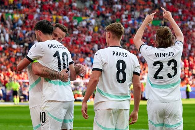 Marko Arnautovic Austria, 07 , Florian Grillitsch Austria, 10 , Alexander Prass Austria, 08 , Patrick Wimmer Austria, 23 , Cheering after scoring 2 1, Joy, GER, UEFA Euro 2024, Football Men, UEFA EM 2024 Matchday 3, Group D, Netherlands vs Austria, Netherlands vs Austria, 25 06 2024 GER, UEFA Euro 2024, Football Men, UEFA EM 2024 Matchday 3, Group D, Netherlands vs Austria, Netherlands vs Austria, 25 06 2024 Berlin Copyright: xEibner-Pressefotox xClaudiusxRauchx EP_CRH