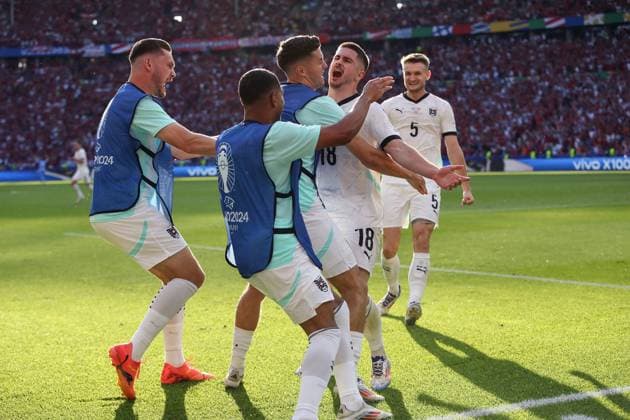 25 06 2024, xtgx, Football EM 2024, Netherlands Austria emspor, v l Romano Schmid Oesterreich celebrate the goal, Der Torjubel zum 2 1 UEFA REGULATIONS PROHIBIT ANY USE OF PHOTOGRAPHS as IMAGE SEQUENCES and or QUASI VIDEO Berlin