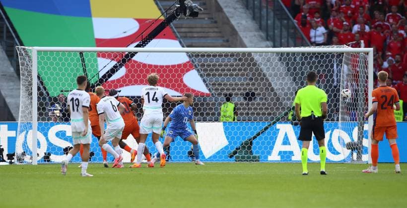 25 06 2024, xtgx, Football EM 2024, Netherlands Austria emspor, v l Georginio Wijnaldum Netherlands , Nicolas Seiwald Austria , Memphis Depay Netherlands , Leopold Querfeld Austria , Patrick Pentz Austria Goal scored, scored the goal to 2 2 UEFA REGULATIONS PROHIBIT ANY USE OF PHOTOGRAPHS as IMAGE SEQUENCES and or QUASI VIDEO Berlin
