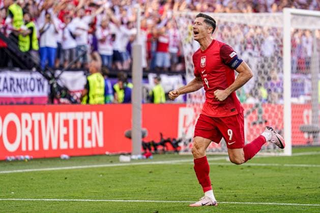 2024-06-25 France v Poland - Group D - UEFA EURO, EM, Europameisterschaft,Fussball 2024 DORTMUND, GERMANY - JUNE 25: Robert Lewandowski of Poland celebrates his teams first goal during the Group D - UEFA EURO 2024 match between France and Poland at BVB Stadion Dortmund on June 25, 2024 in Dortmund, Germany. (Photo by Joris Verwijst BSR Agency) Dortmund Germany Content not available for redistribution in The Netherlands directly or indirectly through any third parties. Copyright: xBSRxAgencyx