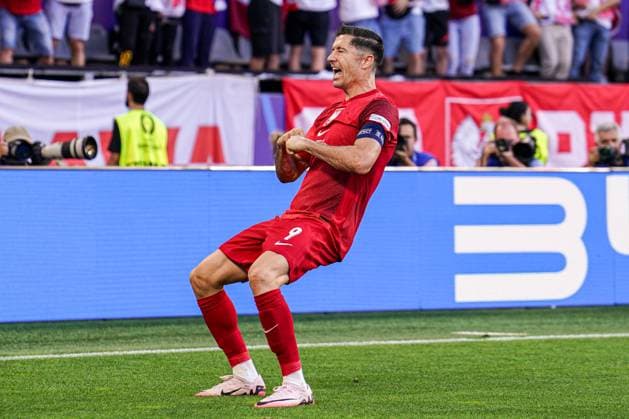 2024-06-25 France v Poland - Group D - UEFA EURO, EM, Europameisterschaft,Fussball 2024 DORTMUND, GERMANY - JUNE 25: Robert Lewandowski of Poland celebrates his teams first goal during the Group D - UEFA EURO 2024 match between France and Poland at BVB Stadion Dortmund on June 25, 2024 in Dortmund, Germany. (Photo by Joris Verwijst BSR Agency) Dortmund Germany Content not available for redistribution in The Netherlands directly or indirectly through any third parties. Copyright: xBSRxAgencyx