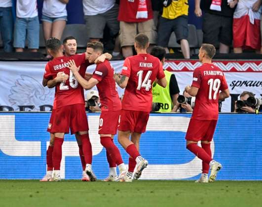 25 06 2024, Football UEFA EURO 2024, preliminary round, match day 3, France Poland, at the BVB stadium in Dortmund, goal celebration f l Robert Lewandowski Poland and Kacper Urbanski Poland etc