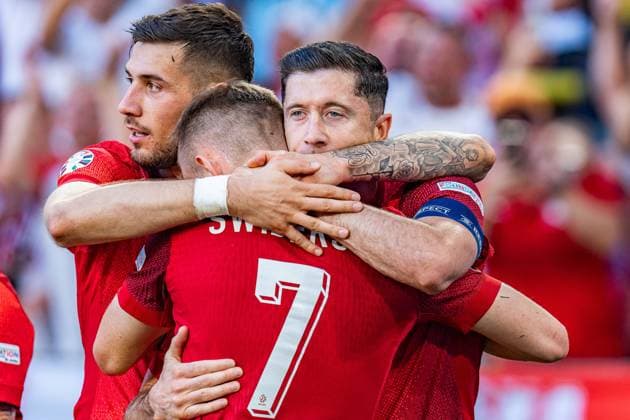 Goal to 1 1 by Robert Lewandowski Poland, 09 France vs Poland, Men, Football, Matchday 3, EURO 2024, 25 06 2024, European Championship, Group D France vs Poland, Men, Football, Matchday 3, EURO 2024, 25 06 2024, European Championship, Group D Dortmund Copyright: xEibner-Pressefoto BahhoxKarax EP_FRA