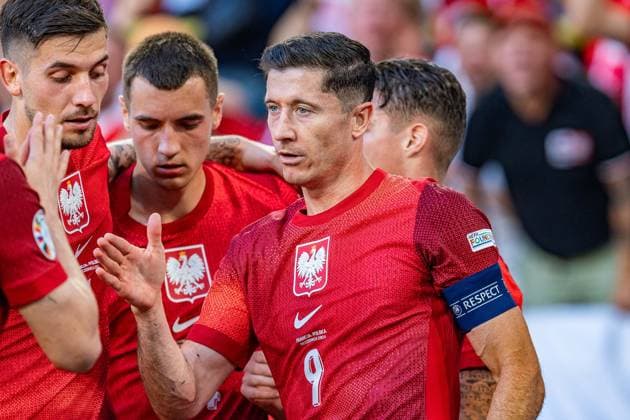 Goal to 1 1 by Robert Lewandowski Poland, 09 France vs Poland, Men, Football, Matchday 3, EURO 2024, 25 06 2024, European Championship, Group D France vs Poland, Men, Football, Matchday 3, EURO 2024, 25 06 2024, European Championship, Group D Dortmund Copyright: xEibner-Pressefoto BahhoxKarax EP_FRA