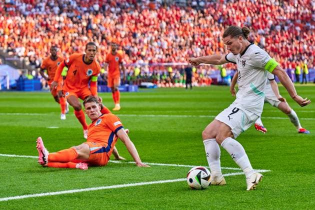 Marcel Sabitzer Austria, 09 , to score at 3 2, GER, UEFA Euro 2024, Mens Football, UEFA EURO 2024 Matchday 3, Group D, Netherlands vs Austria, Netherlands vs Austria, 25 06 2024 GER, UEFA Euro 2024, Mens Football, UEFA EURO 2024 Matchday 3, Group D, Netherlands vs Austria, Netherlands vs Austria, 25 06 2024 Berlin Copyright: xEibner-Pressefotox xClaudiusxRauchx EP_CRH
