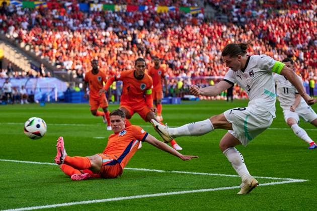 Marcel Sabitzer Austria, 09 , to score at 3 2, GER, UEFA Euro 2024, Mens Football, UEFA EURO 2024 Matchday 3, Group D, Netherlands vs Austria, Netherlands vs Austria, 25 06 2024 GER, UEFA Euro 2024, Mens Football, UEFA EURO 2024 Matchday 3, Group D, Netherlands vs Austria, Netherlands vs Austria, 25 06 2024 Berlin Copyright: xEibner-Pressefotox xClaudiusxRauchx EP_CRH