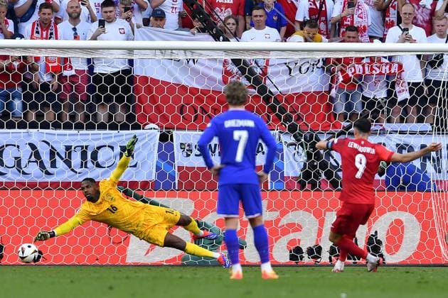 Soccer UEFA EURO 2024 Group Stage 3 Matchday France Poland on 25 06 2024 at BVB Stadion Dortmund in Dortmund Goal Shot Goal to 1 1 by Robert Lewandowski Poland xRx