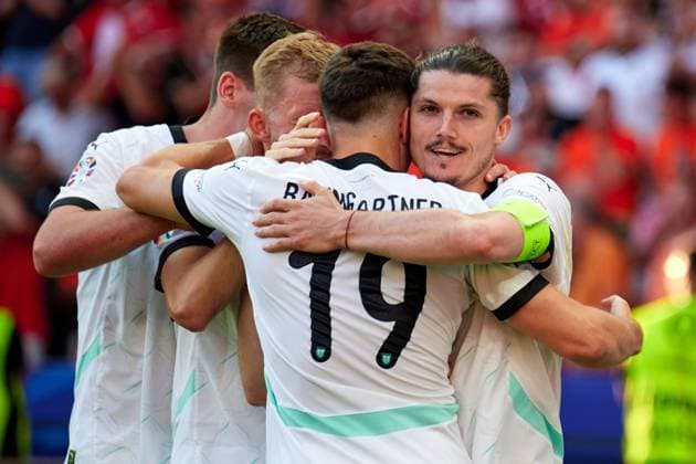 Marcel Sabitzer Austria, 09 , Goal kick to 3 2, Cheers, Joy, Austria cheers, GER, UEFA Euro 2024, Football men, UEFA EM 2024 Matchday 3, Group D, Netherlands vs Austria, Netherlands vs Austria, 25 06 2024 GER, UEFA Euro 2024, Football men, UEFA EM 2024 Matchday 3, Group D, Netherlands vs Austria, Netherlands vs Austria, 25 06 2024 Berlin Copyright: xEibner-Pressefotox xClaudiusxRauchx EP_CRH