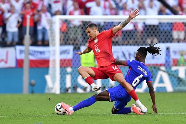 Soccer UEFA EURO 2024 Group Stage 3 Matchday France Poland on 25 06 2024 at BVB Stadion Dortmund in Dortmund Jakub Kiwior Poland , left Eduardo Camavinga France , right xRx