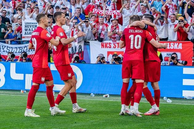 Goal to 1 1 by Robert Lewandowski Poland, 09 France vs Poland, Men, Football, Matchday 3, EURO 2024, 25 06 2024, European Championship, Group D France vs Poland, Men, Football, Matchday 3, EURO 2024, 25 06 2024, European Championship, Group D Dortmund Copyright: xEibner-Pressefoto BahhoxKarax EP_FRA