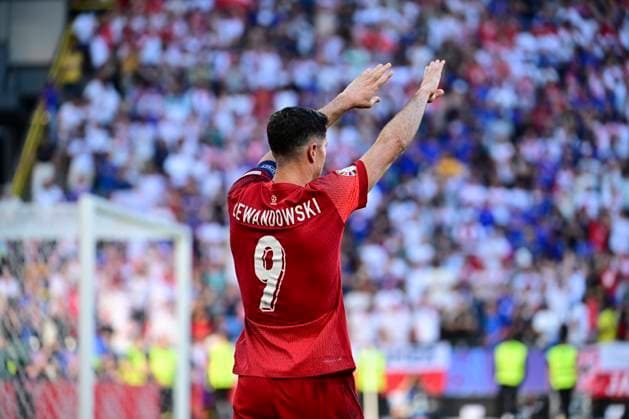 Goal celebration for 1 1 by Robert Lewandowski 9 Poland , France vs Poland, Football, UEFA Euro 2024, Group stage, Matchday 3, 25 06 2024 Dortmund Nordrhein Westfalen Germany Copyright: xkolbert-press MarcxNiemeyerx