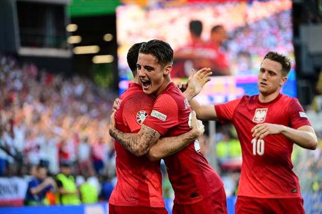 Goal celebration for 1 1 by Robert Lewandowski 9 Poland , France vs Poland, Football, UEFA Euro 2024, Group stage, Matchday 3, 25 06 2024 Dortmund Nordrhein Westfalen Germany Copyright: xkolbert-press MarcxNiemeyerx