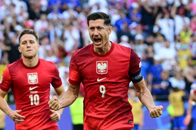 Goal celebration for 1 1 by Robert Lewandowski 9 Poland , France vs Poland, Football, UEFA Euro 2024, Group stage, Matchday 3, 25 06 2024 Dortmund Nordrhein Westfalen Germany Copyright: xkolbert-press MarcxNiemeyerx