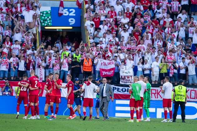 UEFA EURO 2024 France Poland 25 06 2024 The Polish team thanks the fans UEFA EURO 2024 France Poland BVB Stadion Dortmund, Dortmund, on 25 06 2024 Copyright: xBEAUTIFULxSPORTS Meuselx