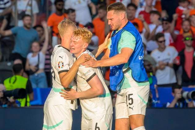 GER, Berlin, Football, Austria vs Netherlands, Group D, Group stage, UEFA EURO 2024, SP, Olympia Stadion Berlin, f l Konrad Laimer Austria , Nicolas Seiwald Austria , Maximilian Entrup Austria , Victory, 2 3, Final score, Cheers, joy, jubilation, 25 06 2024, Copyright: HMBxMedia UwexKoch