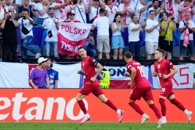 France v Poland: Group D - UEFA EURO, EM, Europameisterschaft,Fussball 2024 Robert Lewandowski centre-forward of Poland and FC Barcelona, Barca celebrates after scoring his sides first goal during the UEFA EURO 2024 group stage match between France and Poland at Football Stadium Dortmund on June 25, 2024 in Dortmund, Germany. Dortmund Germany  Copyright: xJosexBretonx originalFilename:breton-francevp240625_np62r.jpg