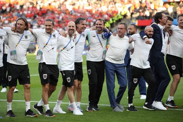 25 06 2024, xtgx, European Football Championship 2024, Netherlands Austria emspor, f l Coach Ralf Rangnick Austria and team cheer celebrate at the end of the match UEFA REGULATIONS PROHIBIT ANY USE OF PHOTOGRAPHS as IMAGE SEQUENCES and or QUASI VIDEO Berlin