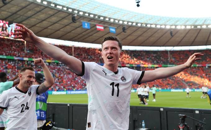 25 06 2024, xtgx, European Football Championship 2024, Netherlands Austria emspor, v l Andreas Weimann Austria , Michael Gregoritsch Austria cheers celebrate at the end of the match UEFA REGULATIONS PROHIBIT ANY USE OF PHOTOGRAPHS as IMAGE SEQUENCES and or QUASI VIDEO Berlin