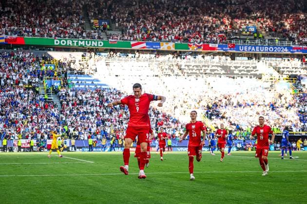25.06.2024 DORTMUND, SIGNAL IDUNA PARK PILKA NOZNA (FOOTBALL), UEFA EURO, EM, Europameisterschaft,Fussball 2024 MECZ FRANCJA - POLSKA ( FRANCE - POLAND ) NZ ROBERT LEWANDOWSKI BRAMKA RADOSC GOL GOAL FOTO LUKASZ SKWIOT CYFRASPORT NEWSPIX.PL --- Newspix.pl  20240625CSLS119