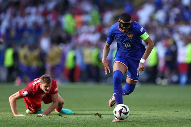 France - Poland Kylian Mbappe of France in action during the UEFA EURO, EM, Europameisterschaft,Fussball 2024 Group D match between France and Poland at BVB Stadium Dortmund on June 25, 2024 in Dortmund, Germany. Dortmund BVB Stadium Dortmund Germany Copyright: xMarcoxCanonierox