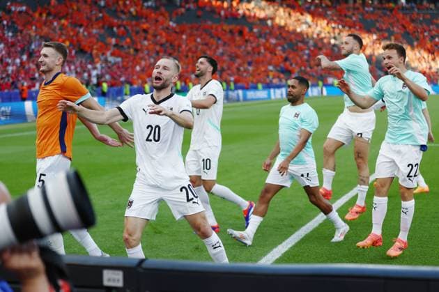 Konrad Laimer of Austria celebrates at the end of the match Netherlands v Austria, UEFA European Championship, EM, Europameisterschaft 2024, Group D, Football, Olympiastadion, Berlin, Germany, 25 Jun 2024 EDITORIAL USE ONLY No use with unauthorised audio, video, data, fixture lists, club league logos or live services. Online in-match use limited to 120 images, no video emulation. No use in betting, games or single club league player publications.  Copyright: xMattxWest Shutterstockx 14555517cq