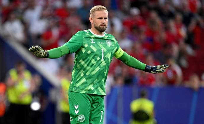 Soccer Euro 2024 Group C 25 06 2024 Denmark Serbia Goalkeeper Kasper Schmeichel Denmark
