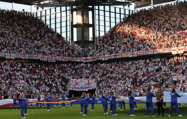 England v Slovenia UEFA EURO, EM, Europameisterschaft,Fussball 2024 Group C England fans during the UEFA Euro 2024 Group C match between England and Slovenia at RheinEnergieStadion, Cologne Copyright: xPaulxChestertonx FIL-20274-0068 UK Newspapers OUT