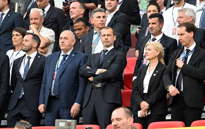 25 06 2024, xsltx, European Football Championship 2024, England Slovenia emspor, v l UEFA President Aleksander Ceferin DFL DFB REGULATIONS PROHIBIT ANY USE OF PHOTOGRAPHS as IMAGE SEQUENCES and or QUASI VIDEO Cologne