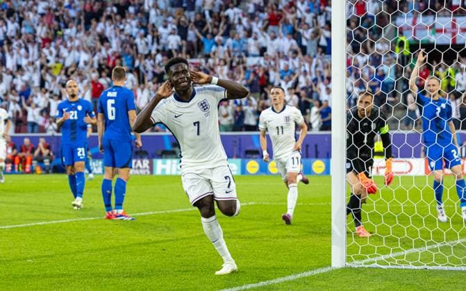 Football - UEFA EURO, EM, Europameisterschaft,Fussball 2024 - Group C - England v Slovenia COLOGNE, GERMANY - Tuesday, June 25, 2024: England s Bukayo Saka celebrates before his goal is disallowed during the UEFA Euro 2024 Group C match between England and Slovenia at the Müngersdorfer Stadium. (Photo by David Rawcliffe Propaganda) COLOGNE Müngersdorfer Stadium NORTH RHINE-WESTPHALIA GERMANY  Copyright: xDavidxRawcliffex P2024-06-25-England_Slovenia-27