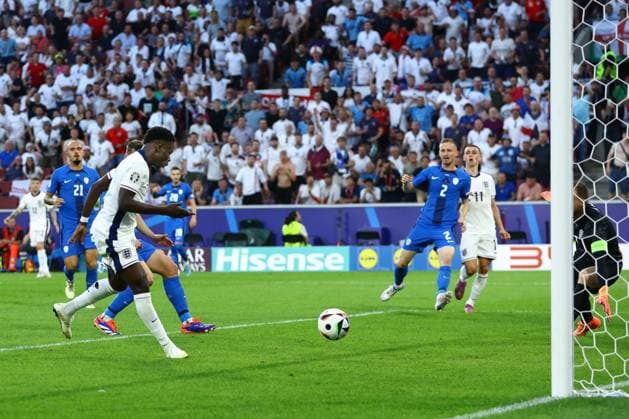 Bukayo Saka of England scores a goal which is later disallowed for offside England v Slovenia, UEFA European Championship, EM, Europameisterschaft 2024, Group C, Football, Cologne Stadium, Cologne, Germany, 25 Jun 2024 EDITORIAL USE ONLY No use with unauthorised audio, video, data, fixture lists, club league logos or live services. Online in-match use limited to 120 images, no video emulation. No use in betting, games or single club league player publications. Copyright: xKieranxMcManus Shutterstockx 14555526bi