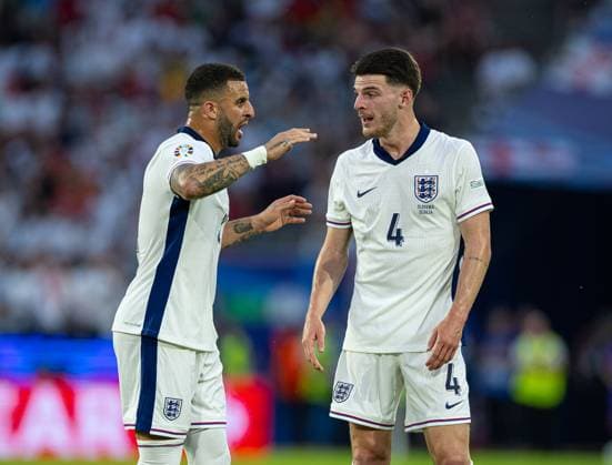 Football - UEFA EURO, EM, Europameisterschaft,Fussball 2024 - Group C - England v Slovenia COLOGNE, GERMANY - Tuesday, June 25, 2024: England s Kyle Walker (L) and Declan Rice during the UEFA Euro 2024 Group C match between England and Slovenia at the Müngersdorfer Stadium. (Photo by David Rawcliffe Propaganda) COLOGNE Müngersdorfer Stadium NORTH RHINE-WESTPHALIA GERMANY  Copyright: xDavidxRawcliffex P2024-06-25-England_Slovenia-36