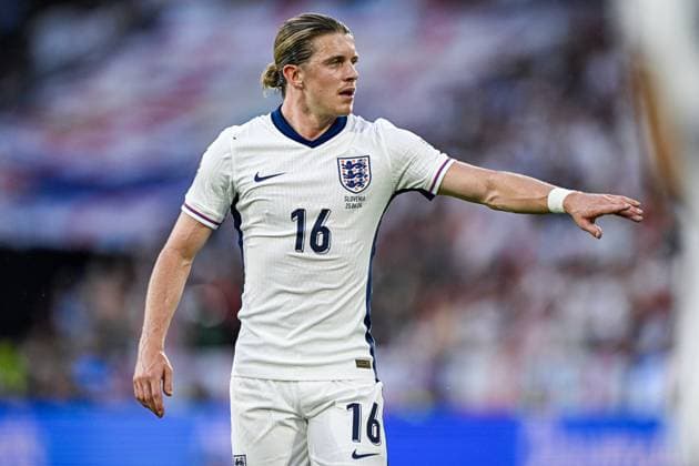 2024-06-25 England v Slovenia - Group C - UEFA EURO, EM, Europameisterschaft,Fussball 2024 COLOGNE, GERMANY - JUNE 25: Conor Gallagher of England looks up during the Group C - UEFA EURO 2024 match between England and Slovenia at RheinEnergieStadion on June 25, 2024 in Cologne, Germany. (Photo by Pablo Morano BSR Agency) Cologne Germany Content not available for redistribution in The Netherlands directly or indirectly through any third parties. Copyright: xBSRxAgencyx