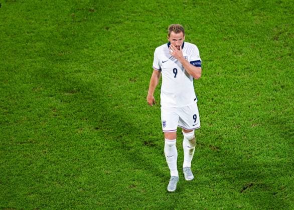 Harry Kane England gestures and looks thoughtful, UEFA EURO 2024 Group C, England vs Slovenia, Cologne Stadium on June 25, 2024 in Cologne, Germany Photo by Silas Schueller DeFodi Images Harry Kane England gestures and looks thoughtful, UEFA EURO 2024 Group C, England vs Slovenia, Cologne Stadium on June 25, 2024 in Cologne, Germany Photo by Silas Schueller DeFodi Images Defodi 738 738 ENGSVN 20240625 198 Defodi-738