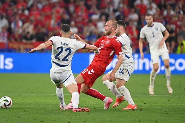 from left Sasa LUKIC SRB , Christian ERIKSEN DEN , Andrija ZIVKOVIC SRB , action,duel group phase group C Denmark DEN Serbia SRB on 25 06 2024, Football Arena Munich Football UEFA EURO 2024 GERMANY from 14 06 2024 14 07 2024
