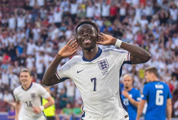 Football, Men, Season 2023 24, Euro 2024 Group C 3 Matchday in Cologne, England Slovenia, Bukayo Saka England , Cheering after the supposed goal to 1 0, 25 06 2024, Copyright: xSebastianxRäppold MatthiasxKochx