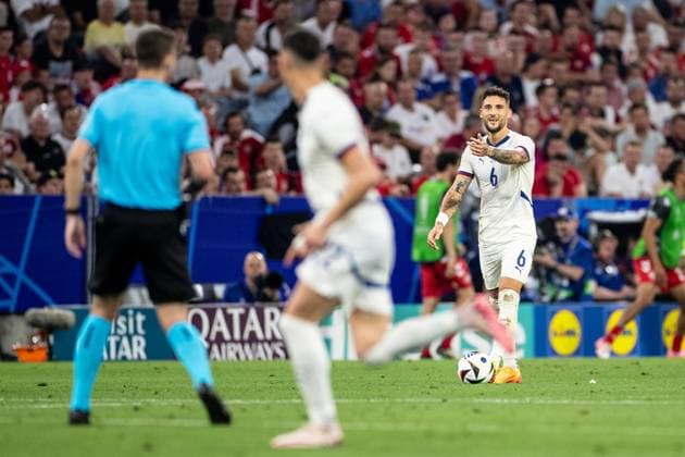 UEFA EURO 2024 Denmark Serbia 25 06 2024 Nemanja Gubelj Serbia, 6 UEFA EURO 2024 Denmark Serbia Munich Football Arena, Munich 25 06 2024 Copyright: xBEAUTIFULxSPORTS Buriakovx