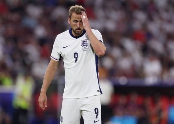 Cologne, Germany, 25th June 2024. Harry Kane of England dejected during the UEFA European Championships match at Cologne Stadium, Cologne. Picture credit should read: David Klein Sportimage EDITORIAL USE ONLY. No use with unauthorised audio, video, data, fixture lists, club league logos or live services. Online in-match use limited to 120 images, no video emulation. No use in betting, games or single club league player publications. SPI-3205-0081