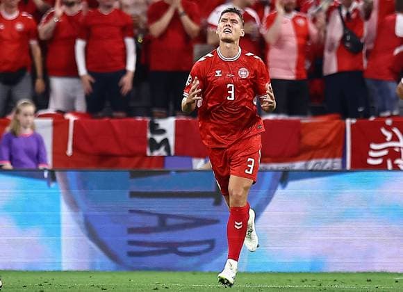 Jannik Vestergaard of Denmark reacts after missing a chance Denmark v Serbia, UEFA European Championship, EM, Europameisterschaft 2024, Group C, Football, Munich Football Arena, Munich, Germany, 25 Jun 2024 EDITORIAL USE ONLY No use with unauthorised audio, video, data, fixture lists, club league logos or live services. Online in-match use limited to 120 images, no video emulation. No use in betting, games or single club league player publications. Copyright: xMichaelxZemanek Shutterstockx 14555536ci