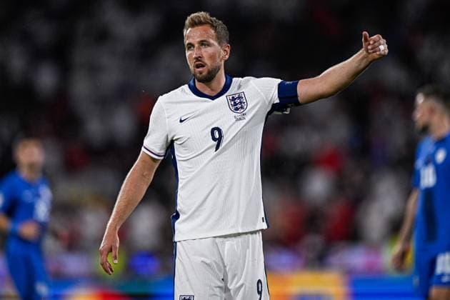 2024-06-25 England v Slovenia - Group C - UEFA EURO, EM, Europameisterschaft,Fussball 2024 COLOGNE, GERMANY - JUNE 25: Harry Kane of England looks up during the Group C - UEFA EURO 2024 match between England and Slovenia at RheinEnergieStadion on June 25, 2024 in Cologne, Germany. (Photo by Pablo Morano BSR Agency) Cologne Germany Content not available for redistribution in The Netherlands directly or indirectly through any third parties. Copyright: xBSRxAgencyx