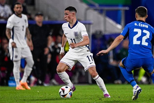 2024-06-25 England v Slovenia - Group C - UEFA EURO, EM, Europameisterschaft,Fussball 2024 COLOGNE, GERMANY - JUNE 25: Phil Foden of England dribbles during the Group C - UEFA EURO 2024 match between England and Slovenia at RheinEnergieStadion on June 25, 2024 in Cologne, Germany. (Photo by Pablo Morano BSR Agency) Cologne Germany Content not available for redistribution in The Netherlands directly or indirectly through any third parties. Copyright: xBSRxAgencyx
