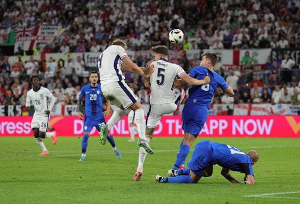 England v Slovenia UEFA EURO, EM, Europameisterschaft,Fussball 2024 Group C Harry Kane of England heads for goal during the UEFA Euro 2024 Group C match between England and Slovenia at RheinEnergieStadion, Cologne Copyright: xPaulxChestertonx FIL-20274-0192 UK Newspapers OUT