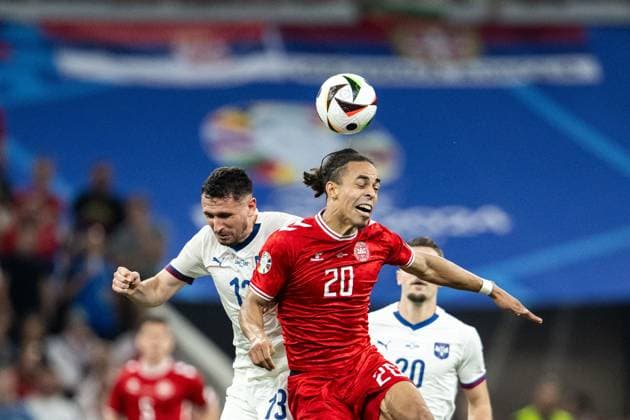 240625 Milos Veljkovic of Serbia and Yussuf Poulsen of Denmark during the UEFA Euro 2024 Football Championship match between Denmark and Serbia on June 25, 2024 in Munich Photo Mathias Bergeld BILDBYRAN code MB MB0940 fotboll football soccer fotballs em europamästerskap em uefa euro uefa european football championship euro 2024 denmark serbien serbia bbeng  Copyright: MATHIASxBERGELD BB240625MB100