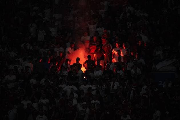 240625 Flares in the stands during the UEFA Euro 2024 Football Championship match between Denmark and Serbia on June 25, 2024 in Munich Photo Mathias Bergeld BILDBYRAN code MB MB0940 fotboll football soccer fotballs em europamästerskap em uefa euro uefa european football championship euro 2024 denmark serbia serbia bbeng public pyrotechnics  Copyright: MATHIASxBERGELD BB240625MB104