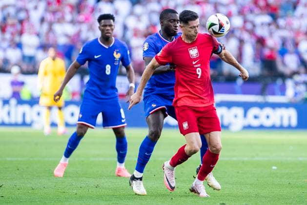 UEFA EURO 2024 France Poland 25 06 2024 Dayot Upamecano France, 4 , Robert Lewandowski Poland, 9 UEFA EURO 2024 France Poland BVB Stadion Dortmund, Dortmund, on 25 06 2024 Copyright: xBEAUTIFULxSPORTS Meuselx